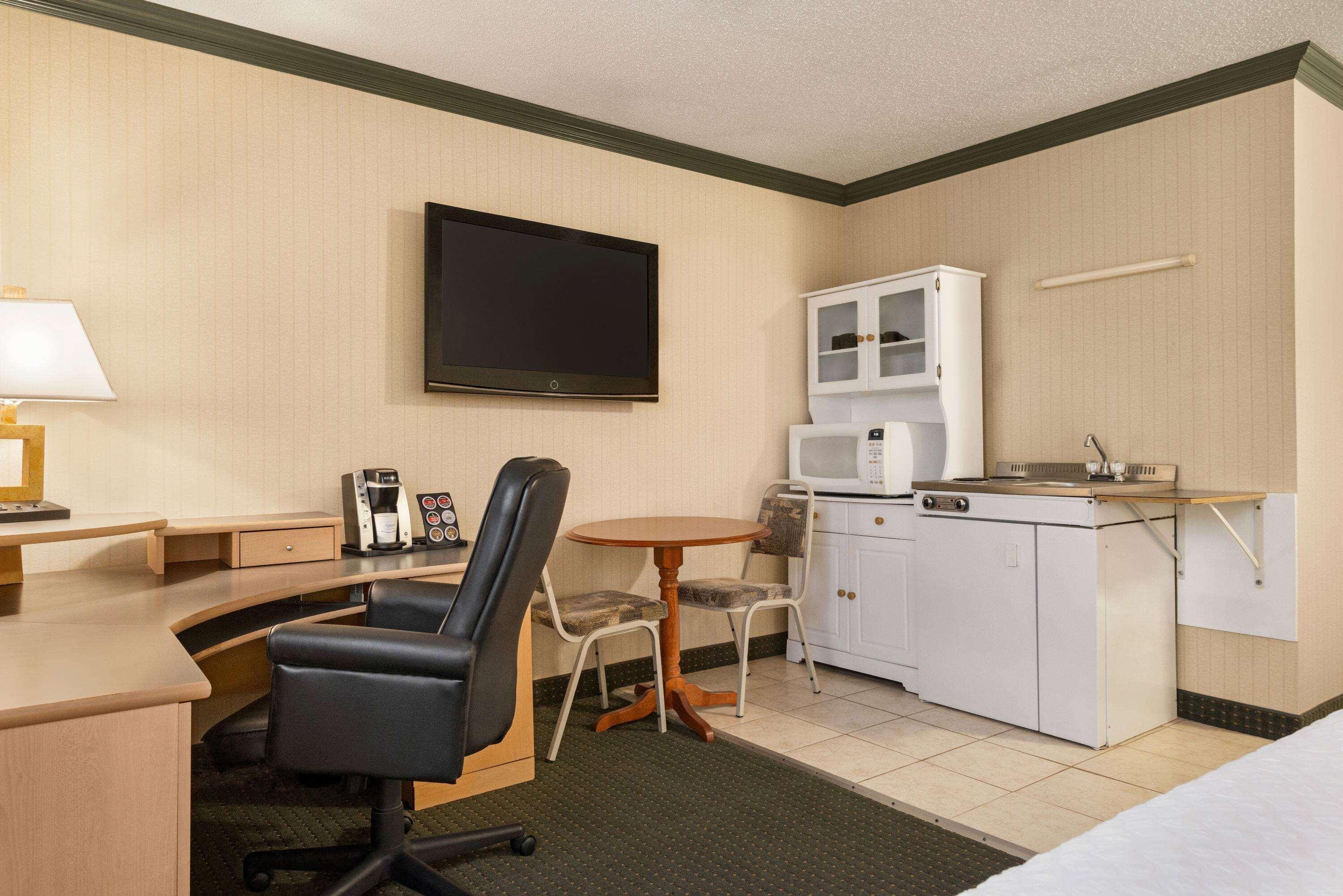Travelodge By Wyndham Motel